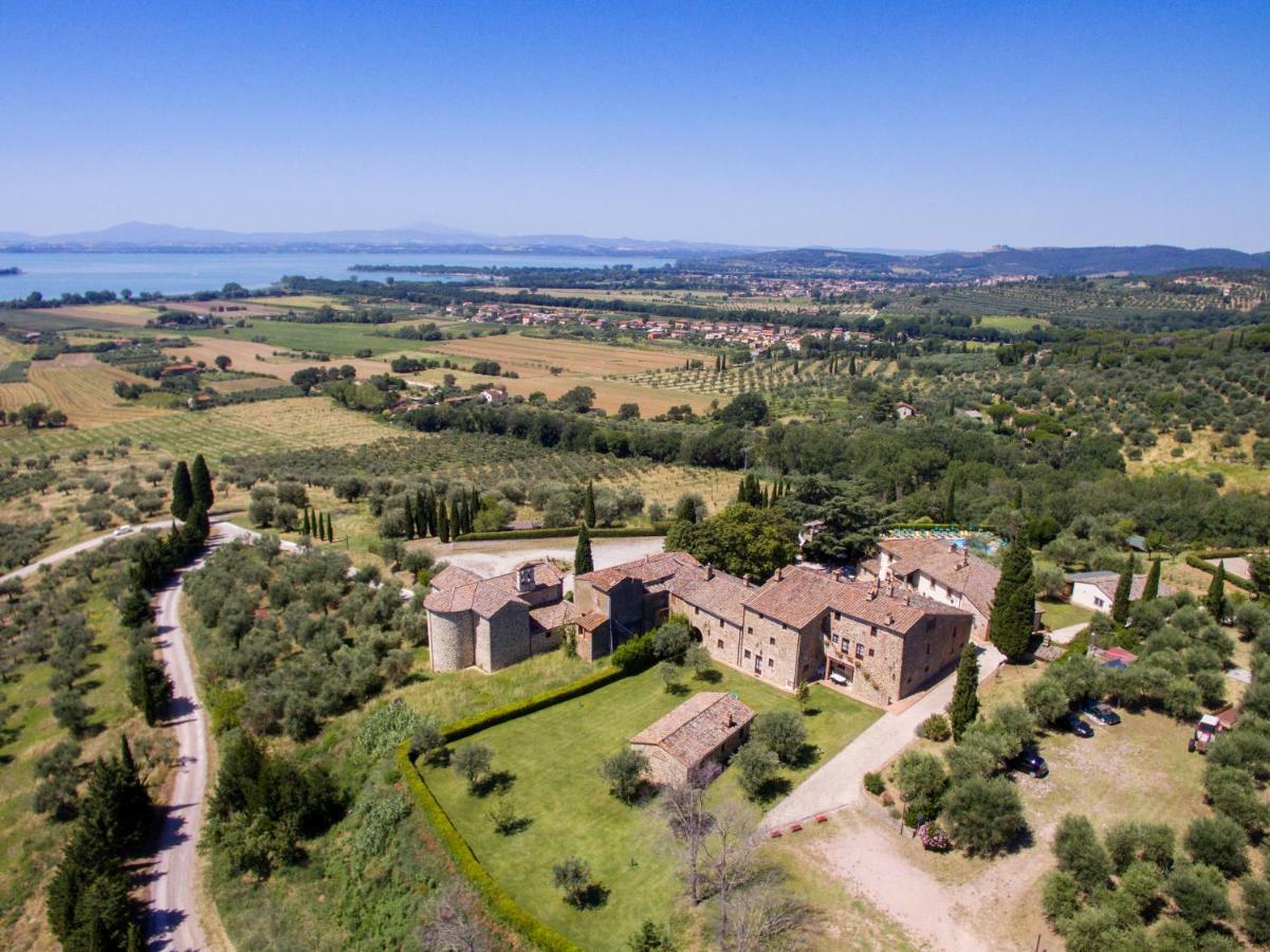 Relais Borgo Torale Hotel Пасиняно сул Тразимено Екстериор снимка