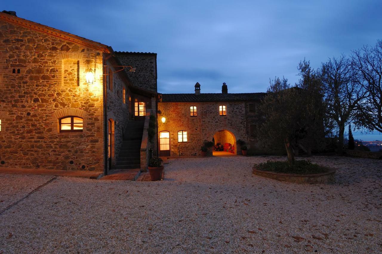 Relais Borgo Torale Hotel Пасиняно сул Тразимено Екстериор снимка