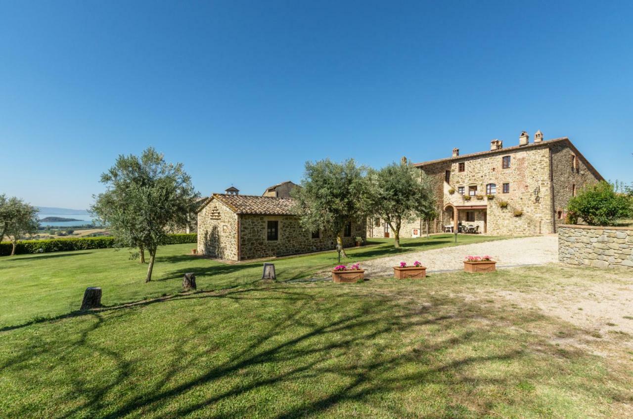 Relais Borgo Torale Hotel Пасиняно сул Тразимено Екстериор снимка