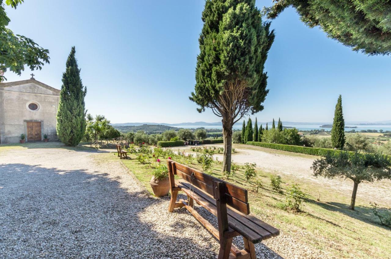 Relais Borgo Torale Hotel Пасиняно сул Тразимено Екстериор снимка